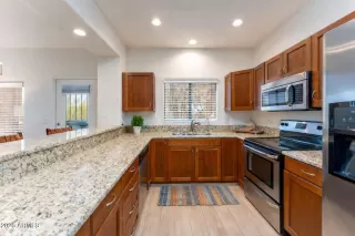 Photo #3: 6983876 Listing