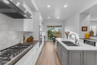 Photo #2: 6983886 Listing