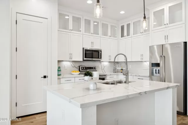 MLS: 6983889 Condo For Sale