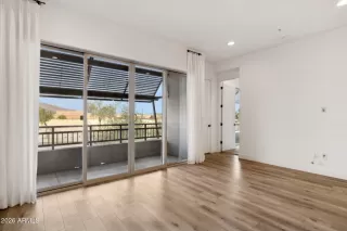 Photo #5: 6983889 Listing