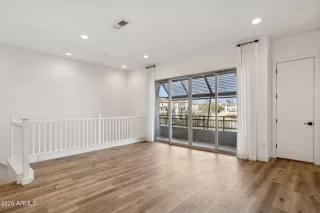 Photo #6: 6983889 Listing