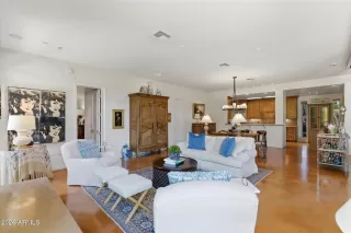 Photo #3: 6984114 Listing