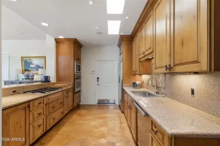 Photo #5: 6984114 Listing