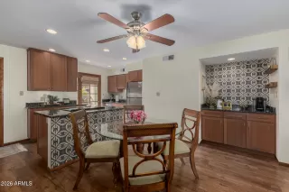 Photo #3: 6984404 Listing