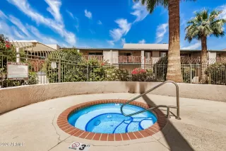 Photo #5: 6984591 Listing