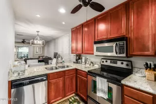 Photo #5: 6984634 Listing 