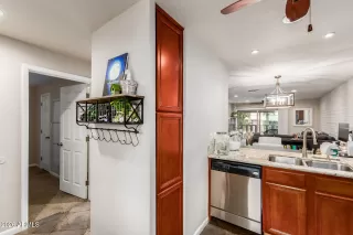 Photo #6: 6984634 Listing 