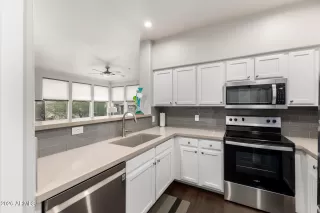 Photo #2: 6984828 Listing