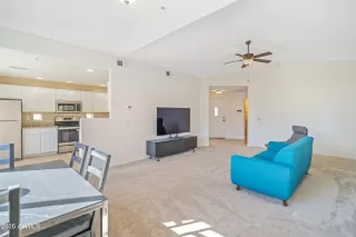 Photo #6: 6985140 Listing