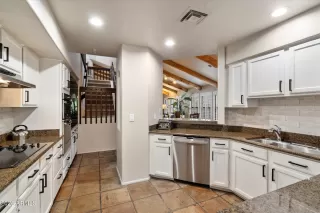 Photo #5: 6985255 Listing 