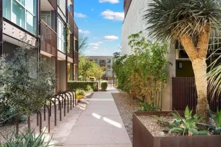 Photo #6: 6985274 Listing