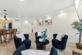 Photo #5: 6985410 Listing 