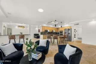 Photo #6: 6985410 Listing 