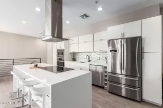 Photo #6: 6985414 Listing