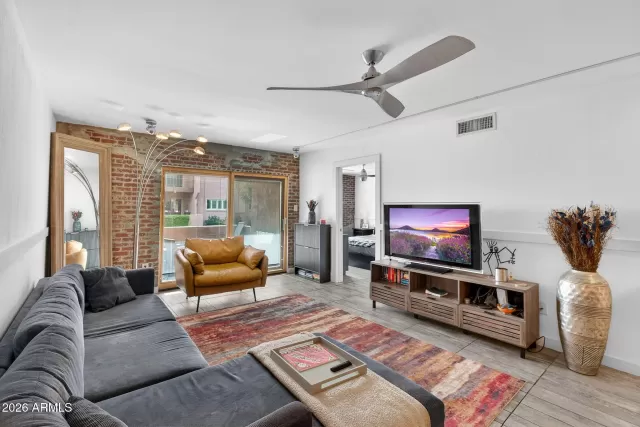 MLS: 6985461 Condo For Sale