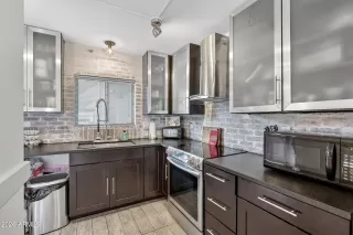 Photo #4: 6985461 Listing