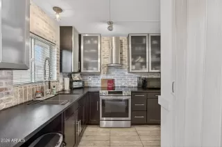 Photo #5: 6985461 Listing