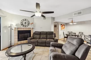 Photo #6: 6985862 Listing 