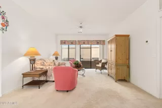 Photo #4: 6986065 Listing