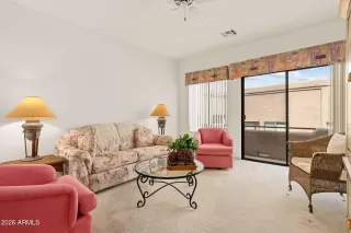 Photo #6: 6986065 Listing