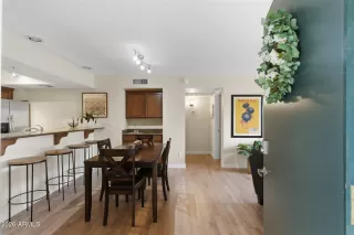 Photo #5: 6986092 Listing