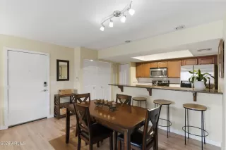 Photo #6: 6986092 Listing