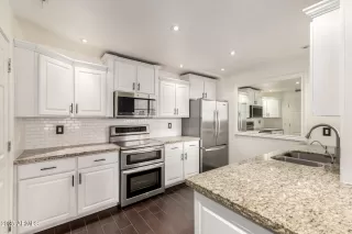 Photo #5: 6986137 Listing 