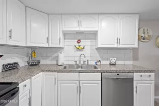 Photo #2: 6986150 Listing