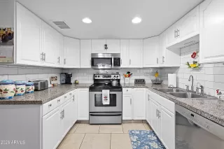 Photo #3: 6986150 Listing