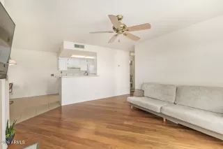 Photo #4: 6986223 Listing