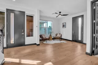 Photo #2: 6986276 Listing