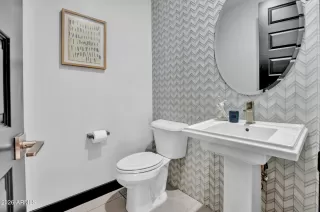 Photo #5: 6986276 Listing