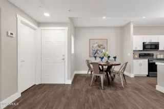 Photo #2: 6986288 Listing