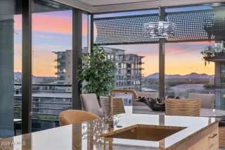 Photo #3: 6986289 Listing 