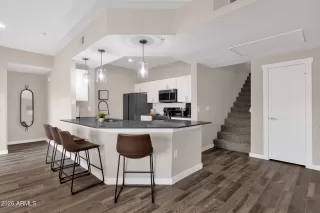 Photo #1: 6986300 Listing 