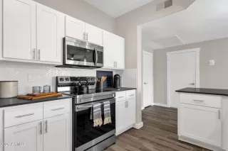 Photo #5: 6986300 Listing 