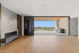 Photo #5: 6986312 Listing 