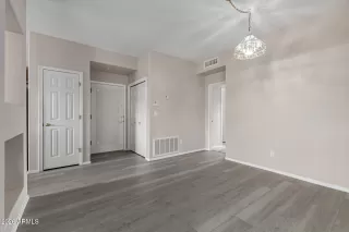 Photo #1: 6986328 Listing 