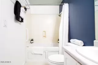 Photo #3: 6986522 Listing