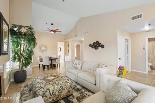 Photo #4: 6986580 Listing