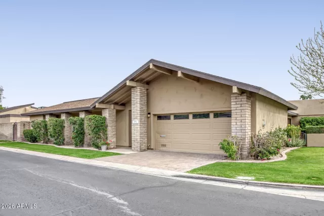 MLS: 6986732 Condo For Sale