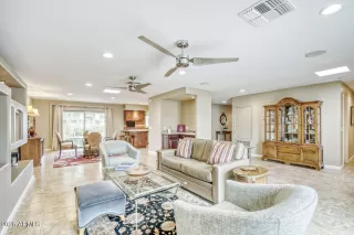 Photo #3: 6986732 Listing