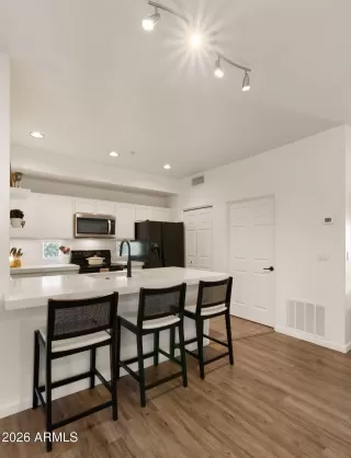 Photo #4: 6986888 Listing 