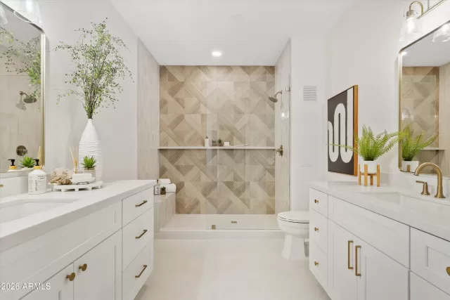 MLS: 6986925 Condo For Sale