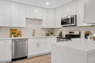 Photo #6: 6986925 Listing 