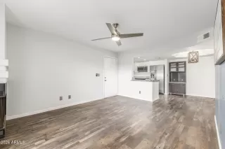 Photo #6: 6986966 Listing 