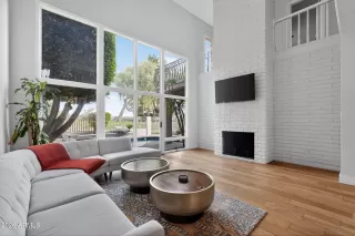 Photo #1: 6986968 Listing