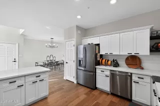 Photo #6: 6986968 Listing