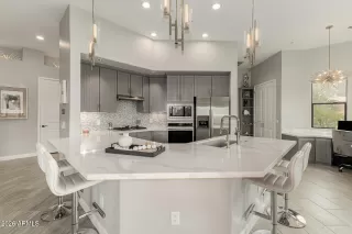 Photo #2: 6987001 Listing