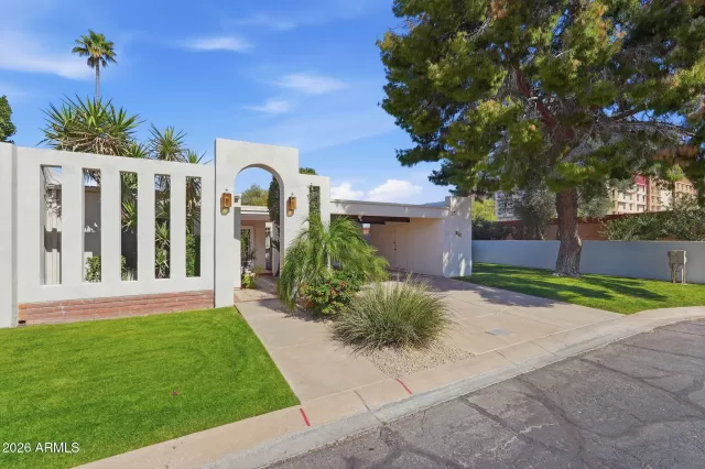 MLS: 6987496 Condo For Sale